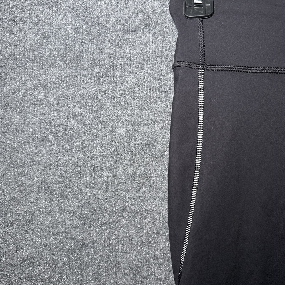 Lululemon Black Capri Legging Sz 4 - Picture 7 of 9